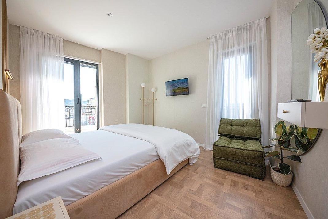 Green Terrace Square View Tirana Eksteriør billede
